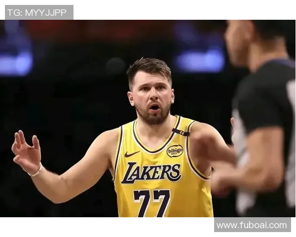 湖人逆转灰熊!东契奇44+12创两纪录,莫兰特14中3,里夫斯全队第一 湖人逆转灰熊!东契奇44+12创两纪录,莫兰特14中3,里夫斯全队第一